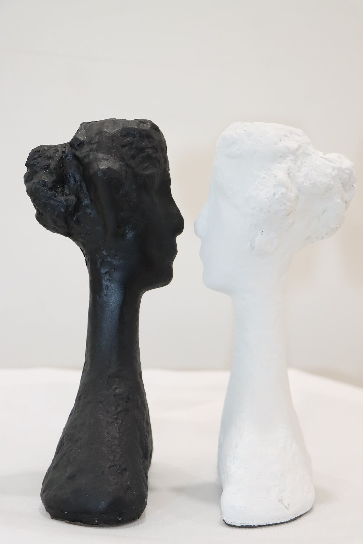 Black & White Modern Art Bust Showpiece (Set of 2)