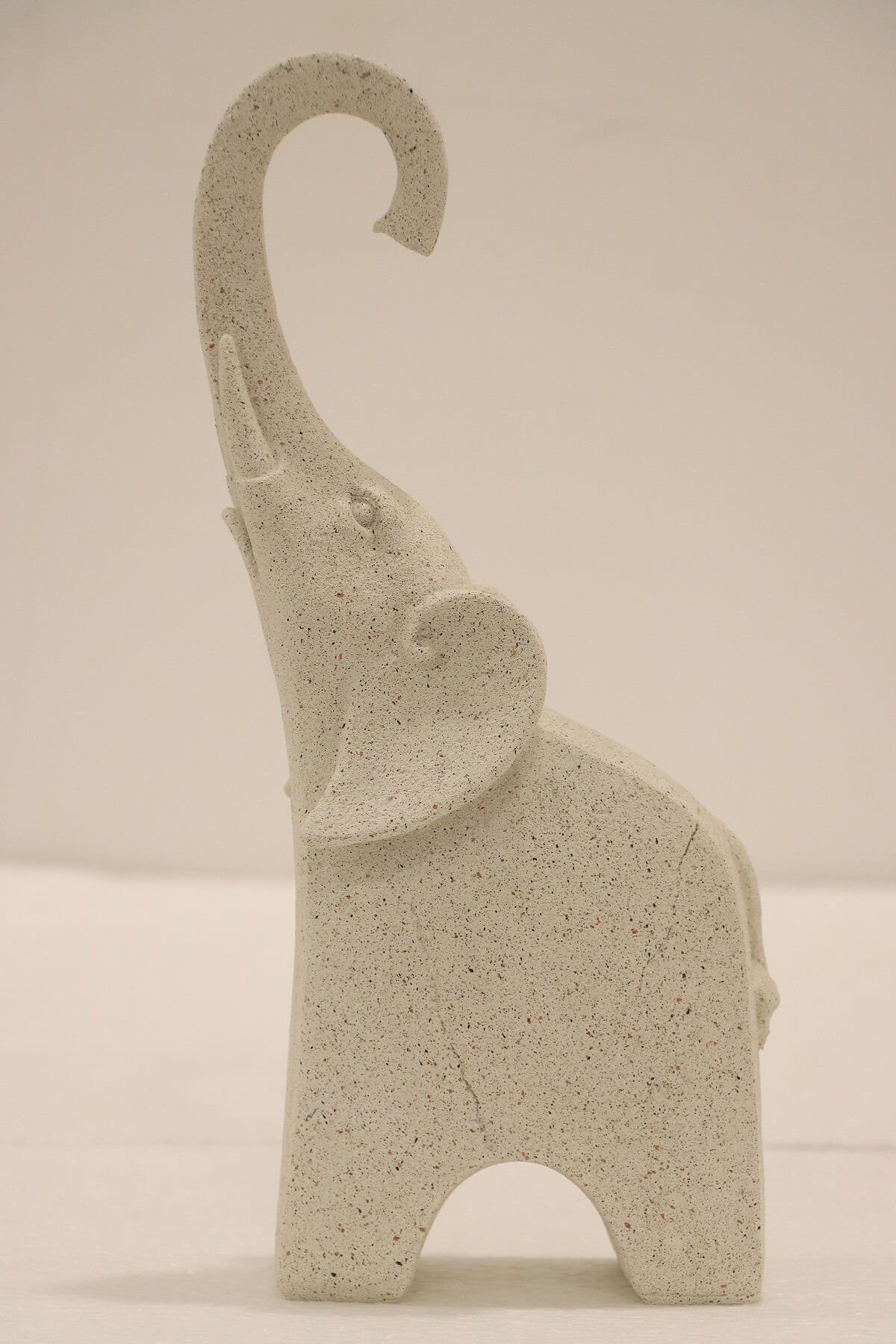 Minimalist Elephant Couple Resin Showpiece - Image 4