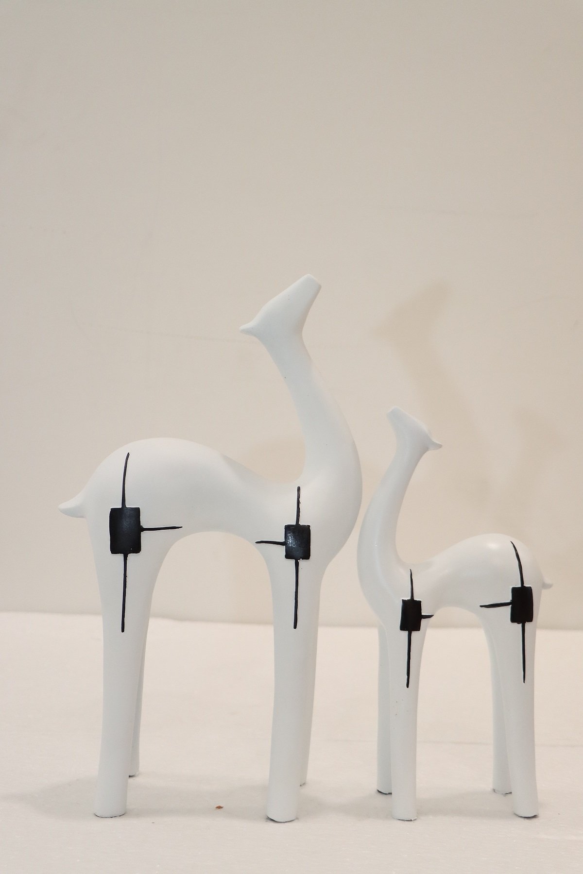 Modern Minimalist Deer Figurines (Set of 2)